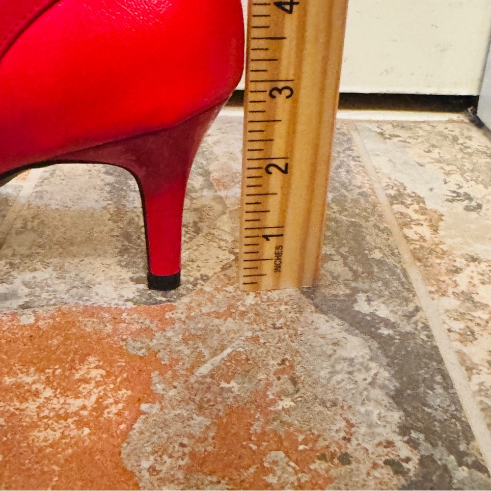 🌹NWOB!!! Festive Life Stride Red Patent Heels Classic Stiletto D’Orsay Pumps! - Picture 11 of 16